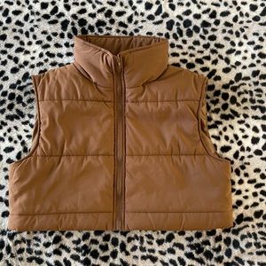 Cropped puffer vest